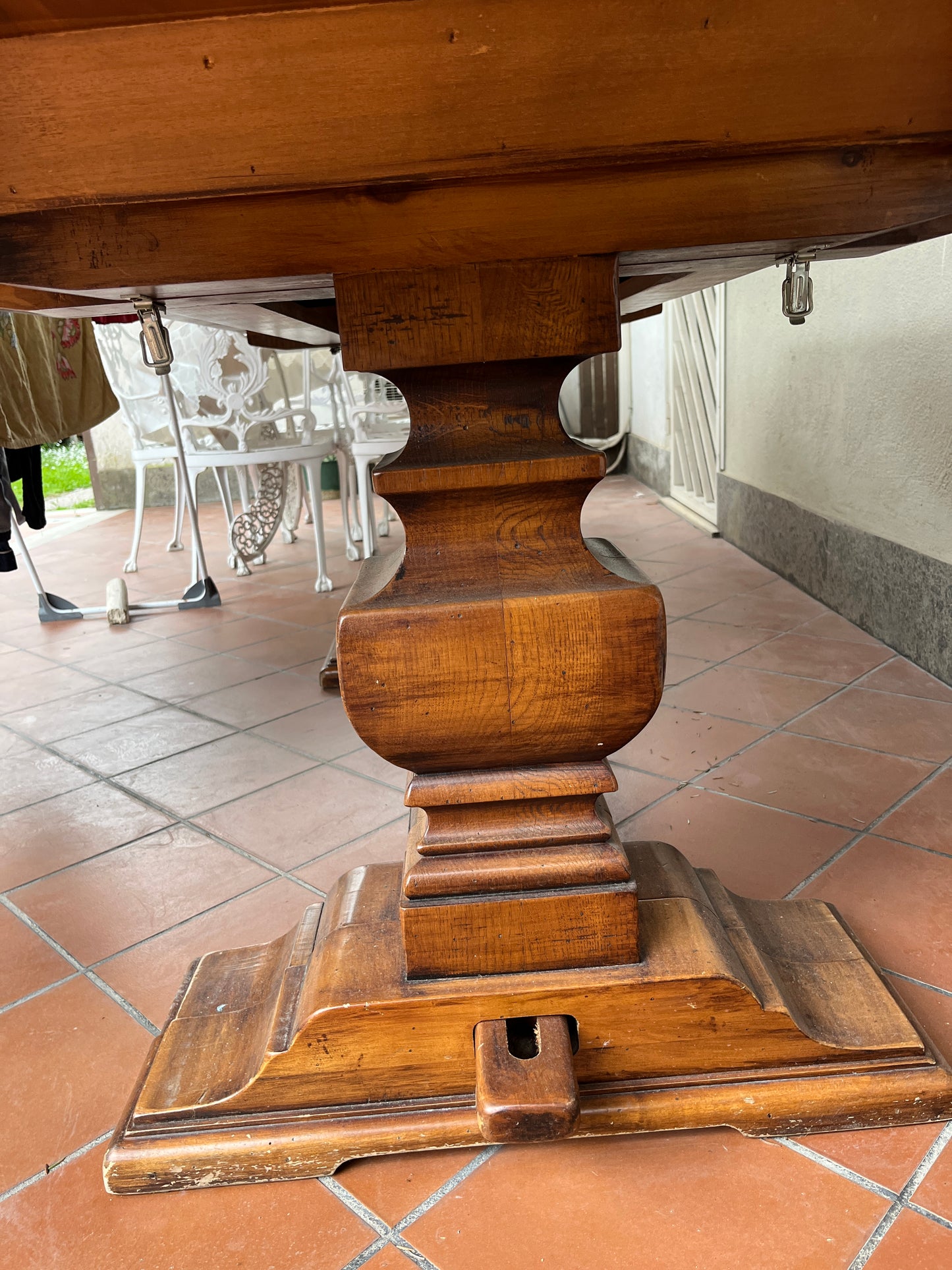 Italian Renaissance Revival Extending Refettorio Table with Classical Pedestal