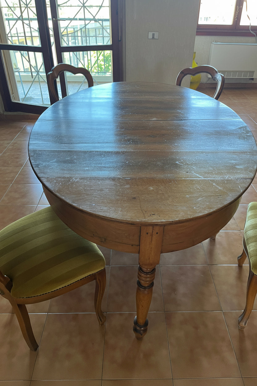 Victorian Walnut Oval Extending Dining Table with Pedestal Base, circa 1860–1890